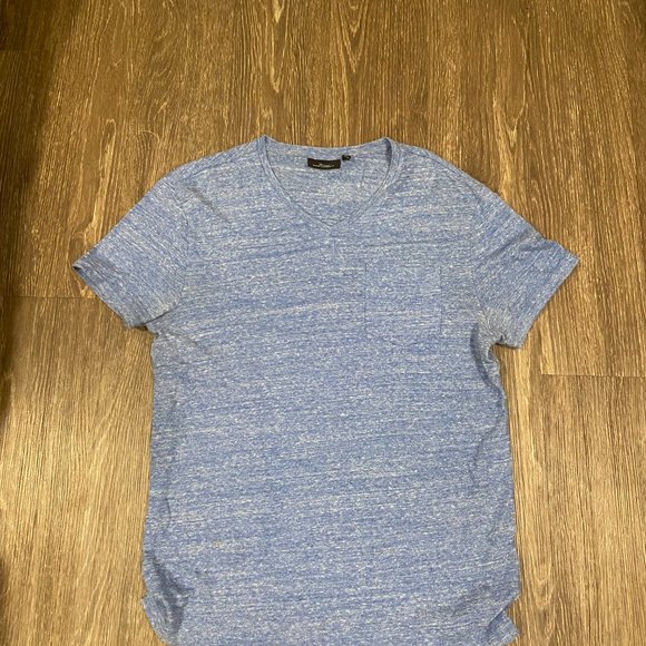 Medium Marc Anthony tee shirt with front pocket. bright blue primary color - Picture 3 of 3